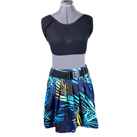 # APT.9  Plus Size Pleated Skit & Belt - Picture 4 of 7